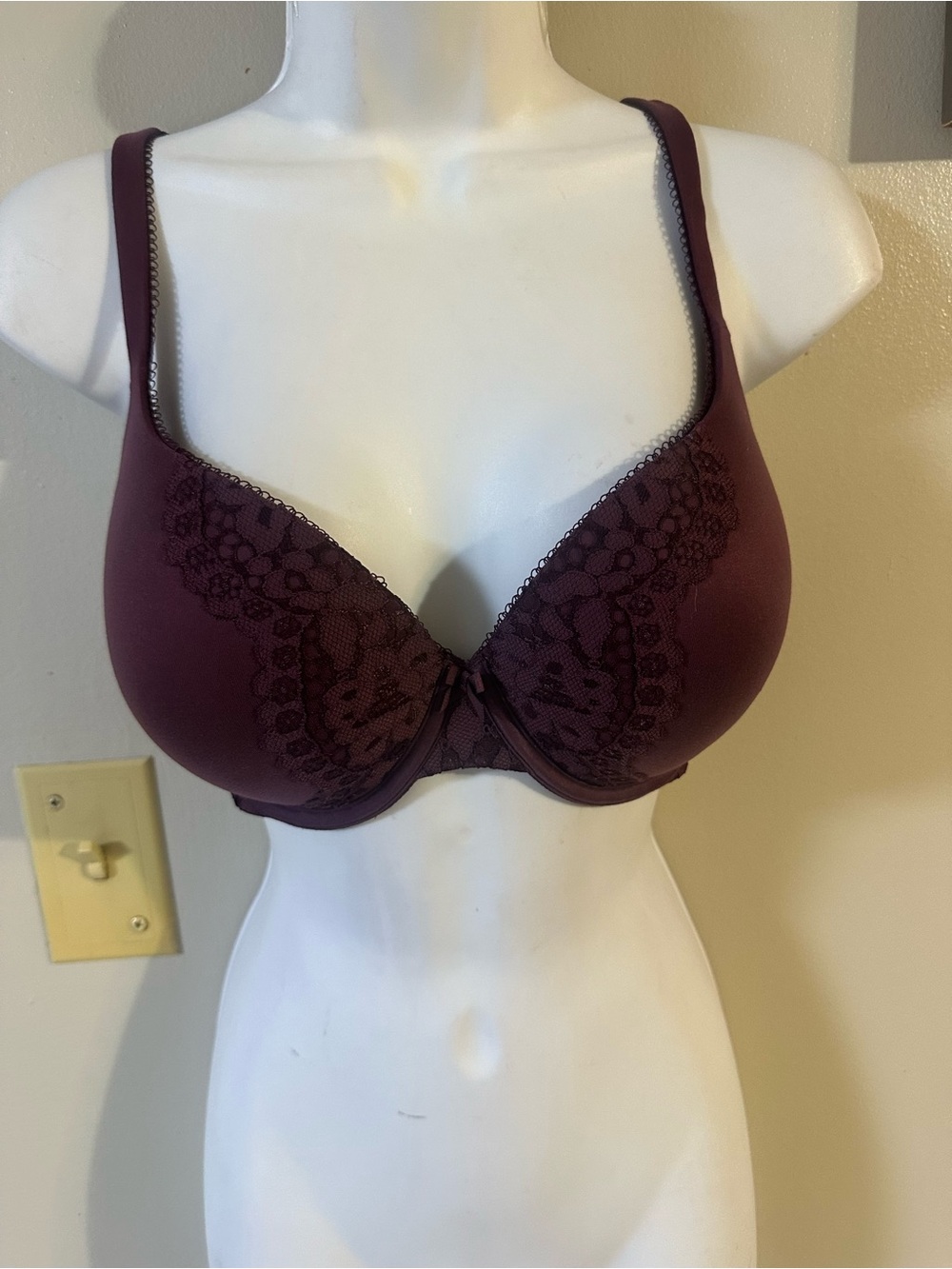 Victoria's Secret Lace-Trim T-Shirt Bra in Plum